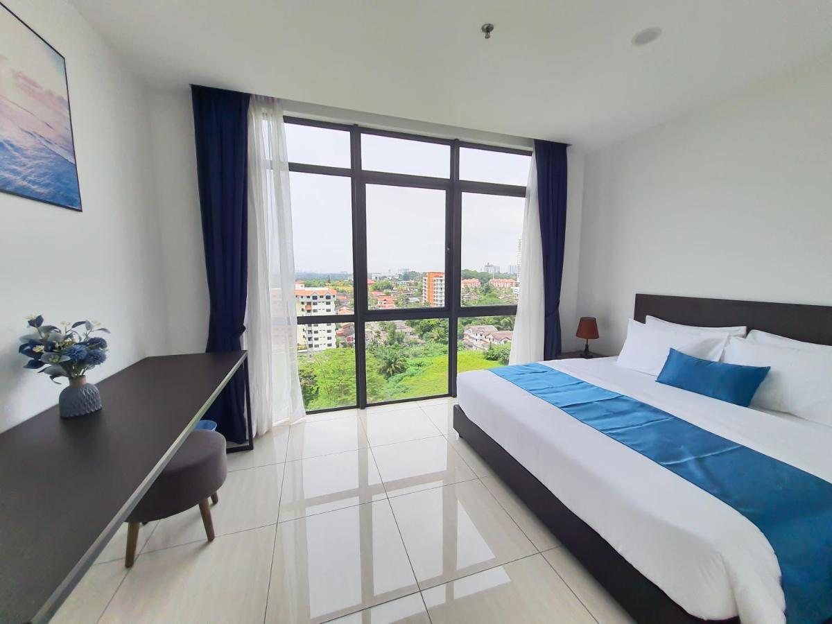 Ramada Suites By Wyndham The Straits Johor Bahru Esterno foto