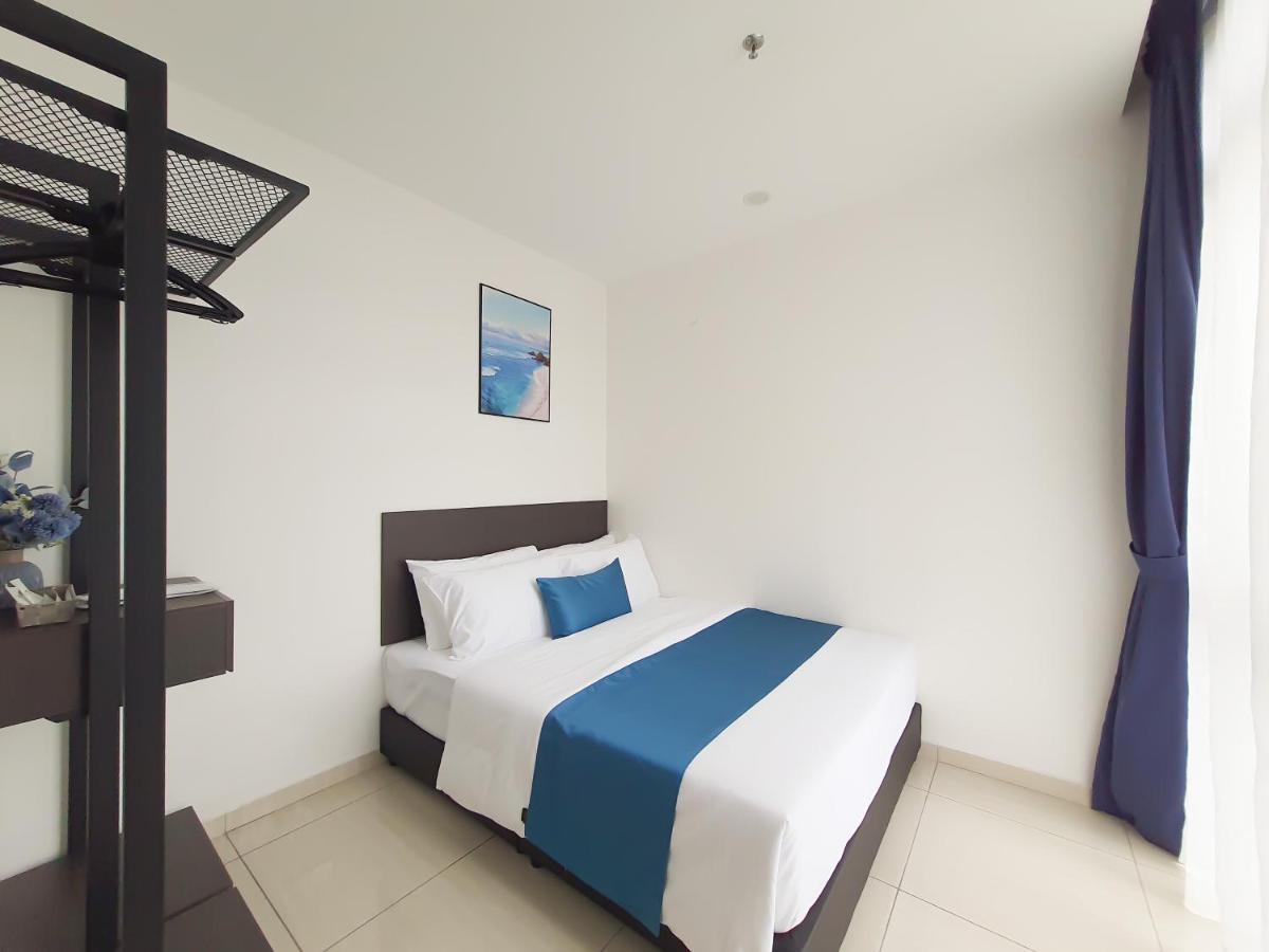Ramada Suites By Wyndham The Straits Johor Bahru Esterno foto