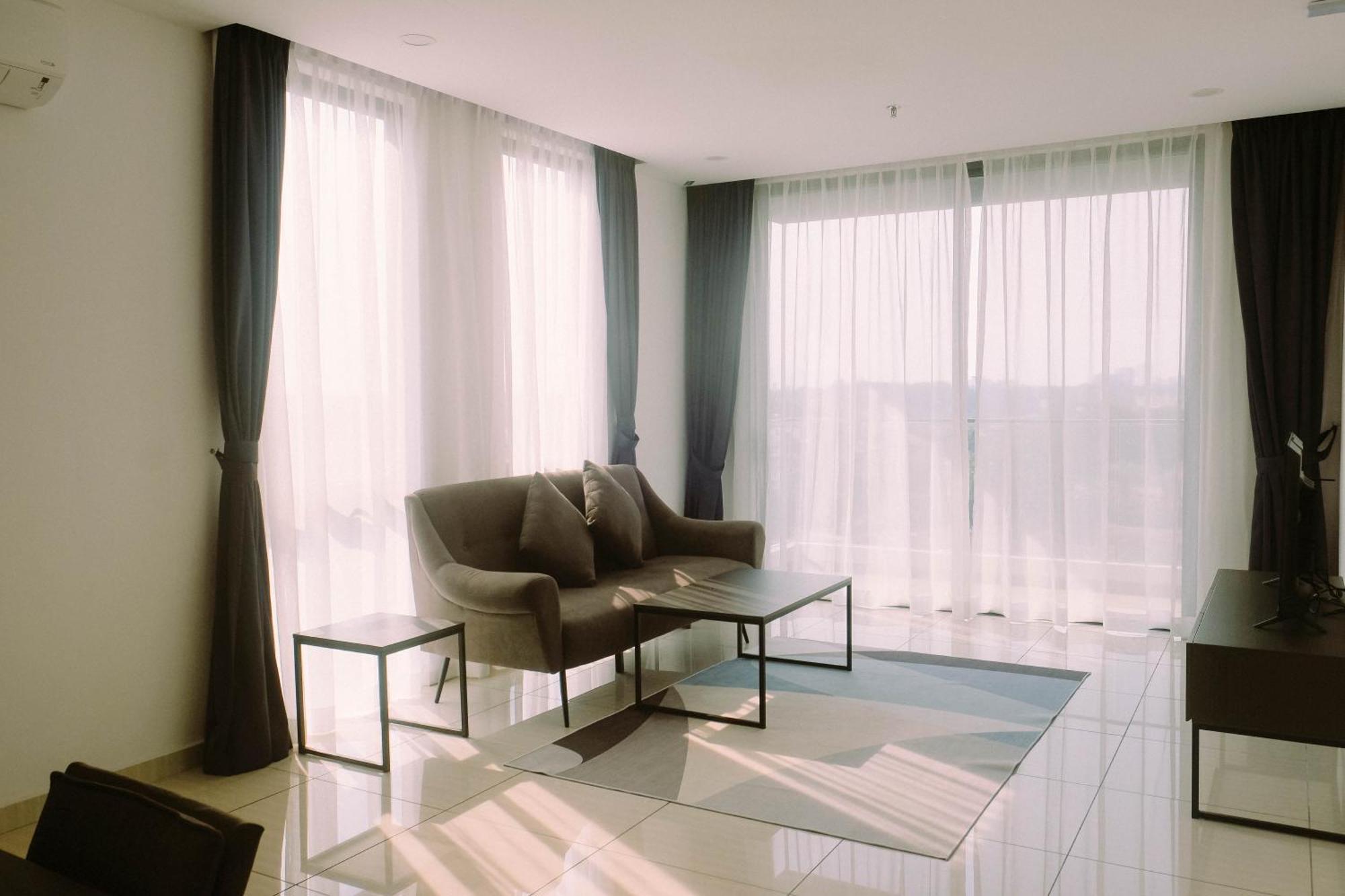 Ramada Suites By Wyndham The Straits Johor Bahru Esterno foto